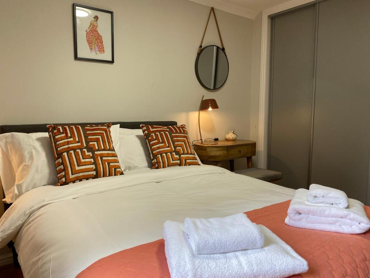 Private Main Door Lovely 2 Bedroom Apartment Edimburgo Exterior foto
