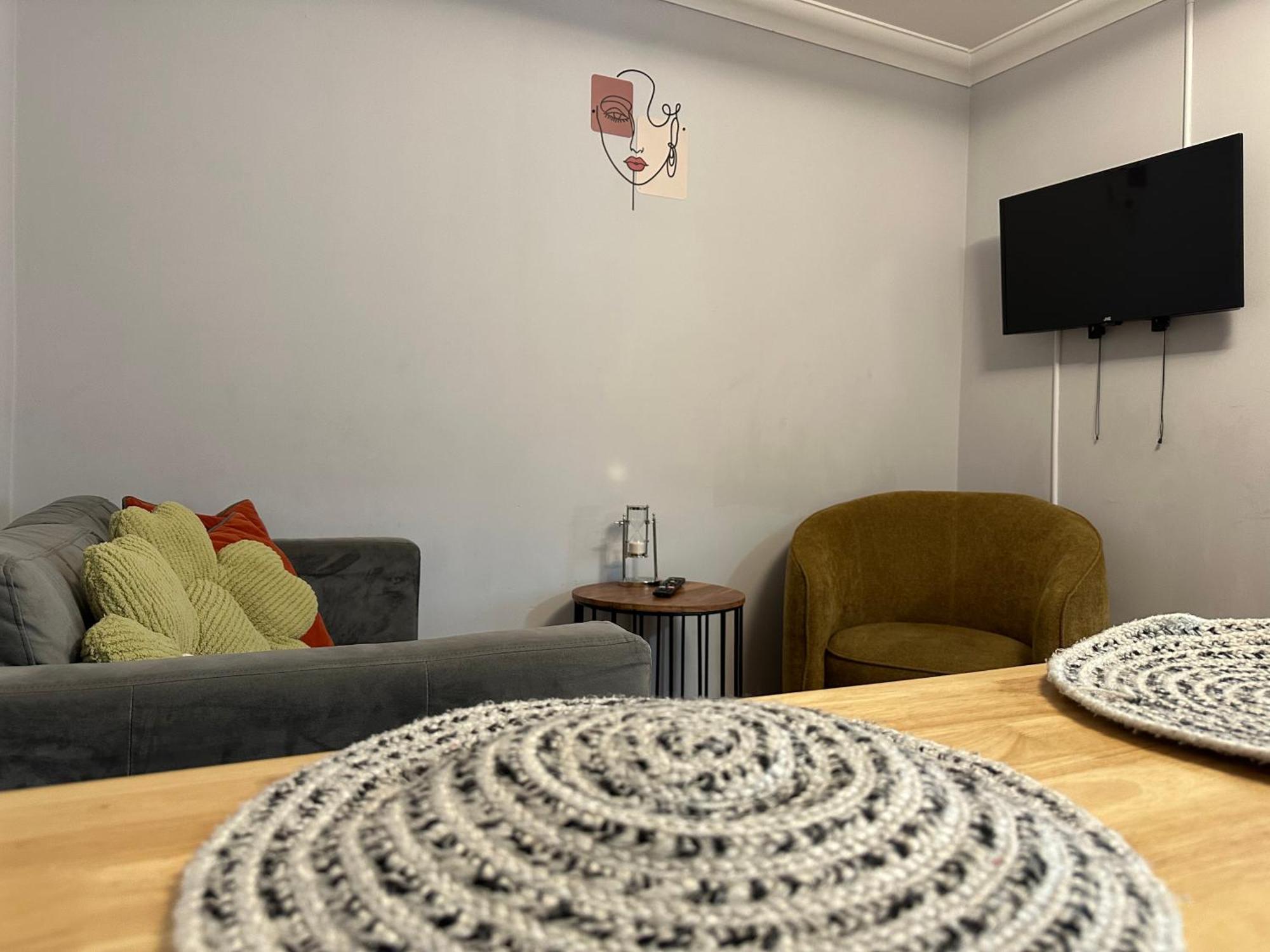 Private Main Door Lovely 2 Bedroom Apartment Edimburgo Exterior foto